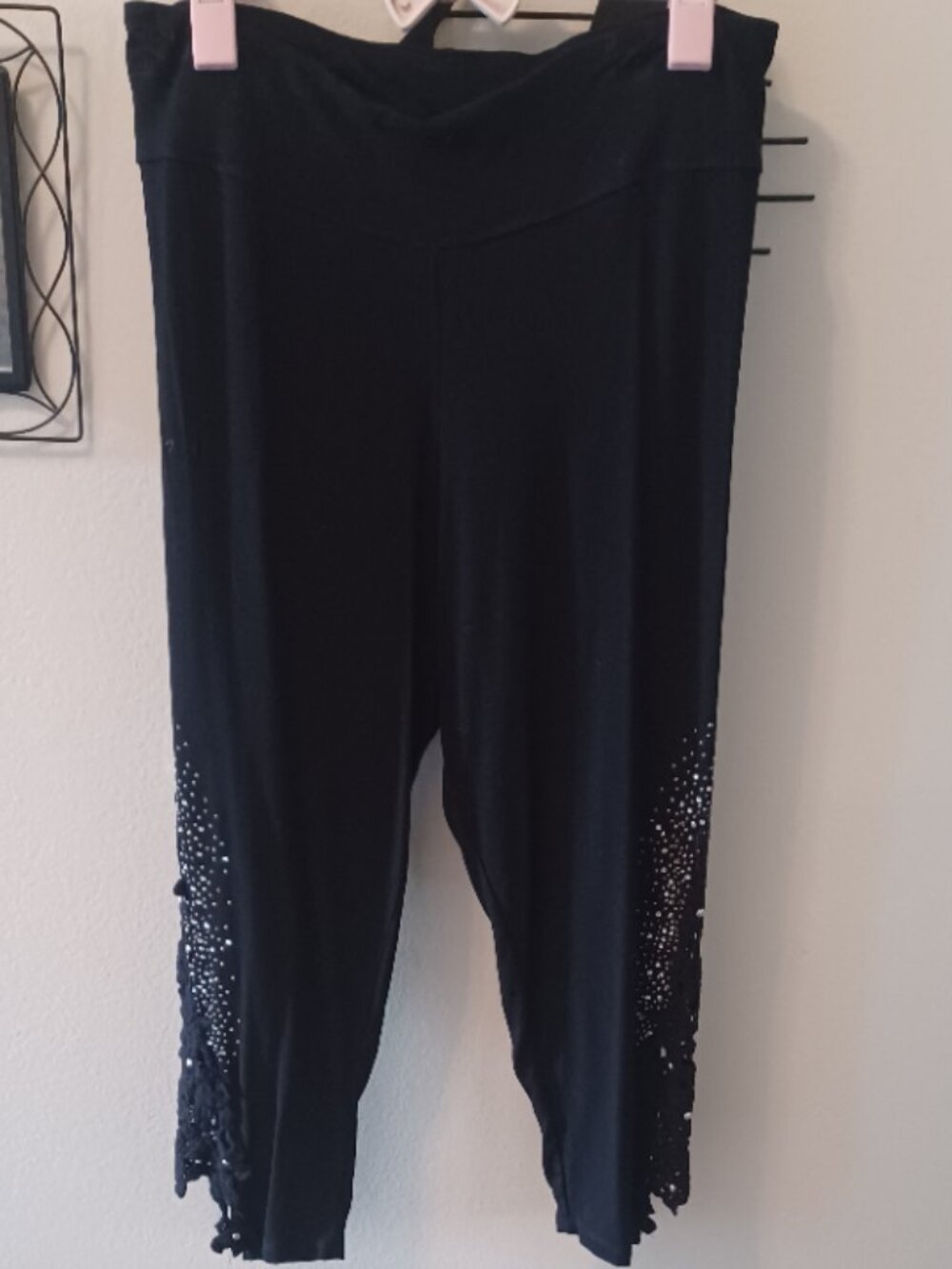 Vocal Black Bling Cut Out Hollow Out Stretch Capri Studs Leggings CUTE! Med